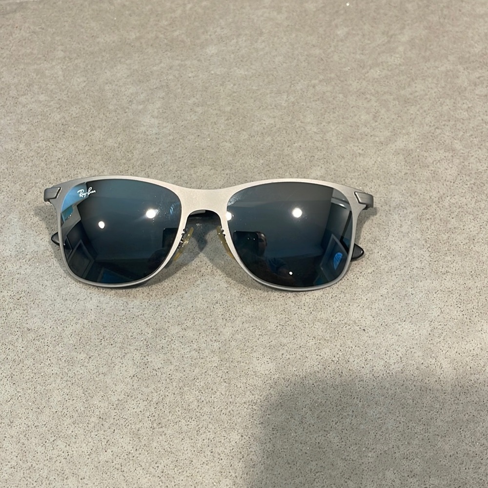 Ray ban barely worn.